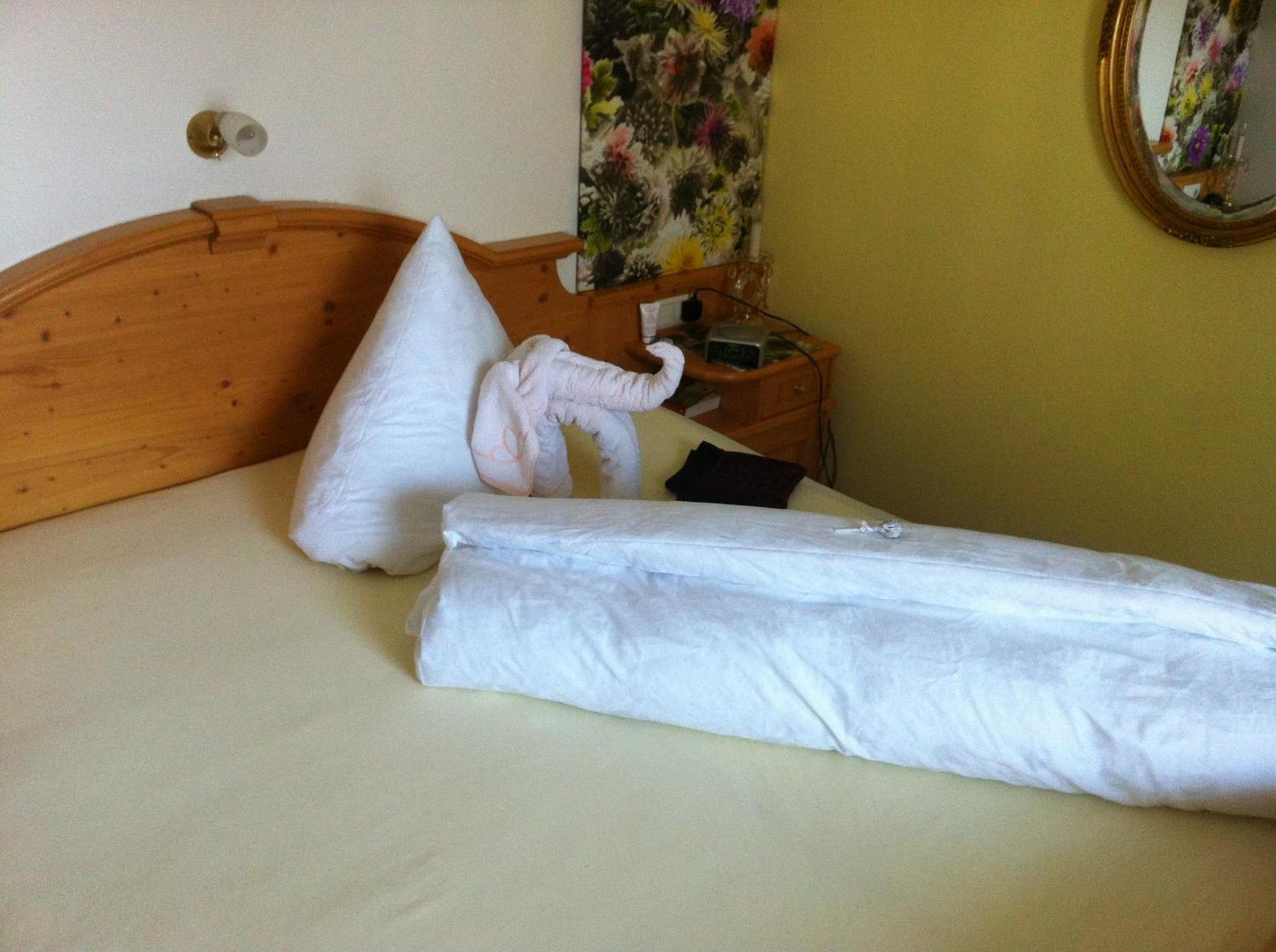 מאיירהופן Alpin Hotel Garni Eder - Private Living חדר תמונה