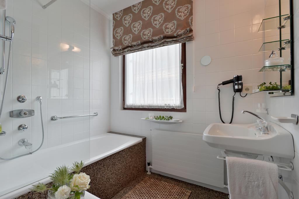 מאיירהופן Alpin Hotel Garni Eder - Private Living מראה חיצוני תמונה